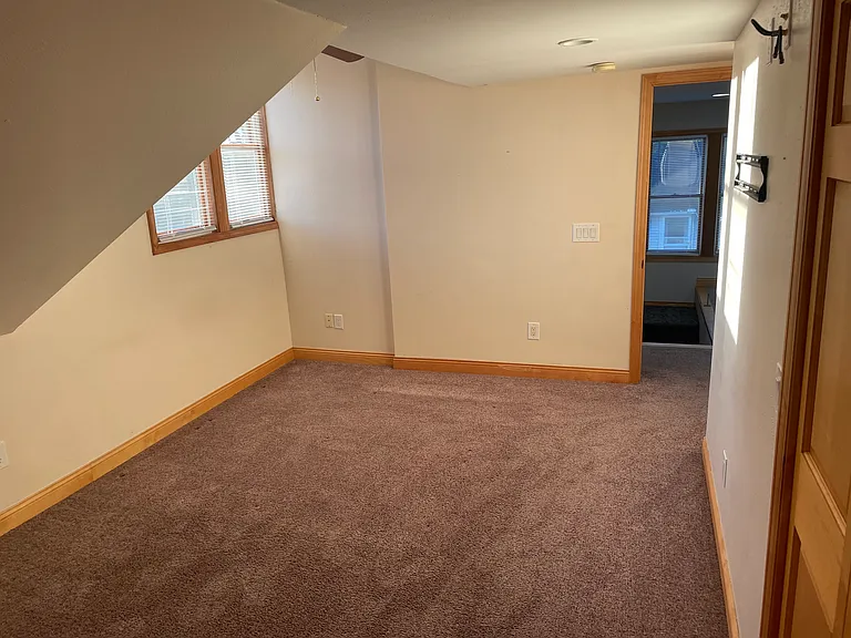 115 Wisconsin St — Photo 4