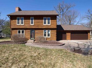 9800 275th Street Pl, Donahue, IA 52746