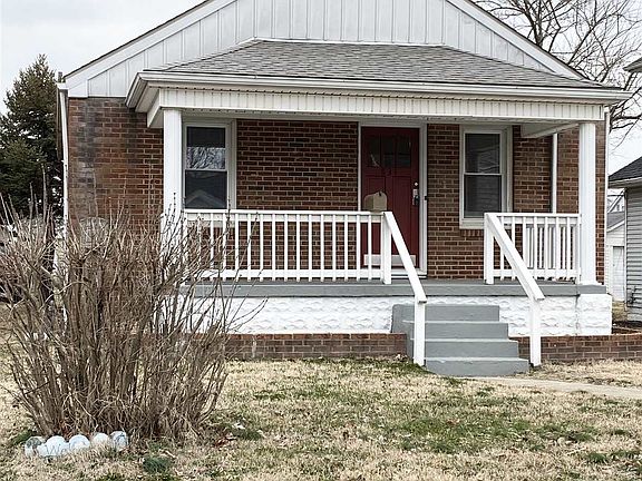 3rd image of 831 Lohoff Ave
