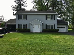 28 Hoyt Ave #A, Glenmont, NY 12077
