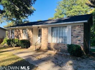 17 Lee Cir, Daphne, AL 36527