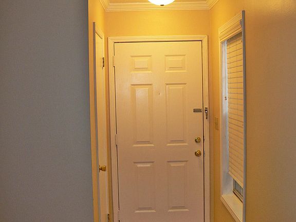 4th image of 308 Augusta Dr