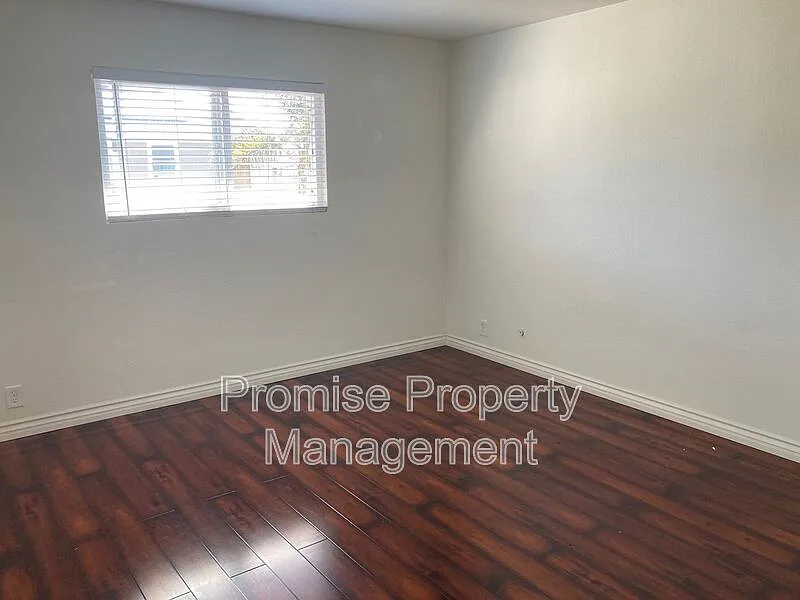 1 bed, 1.0 bath, 850 sqft, $2,300 — Photo 4