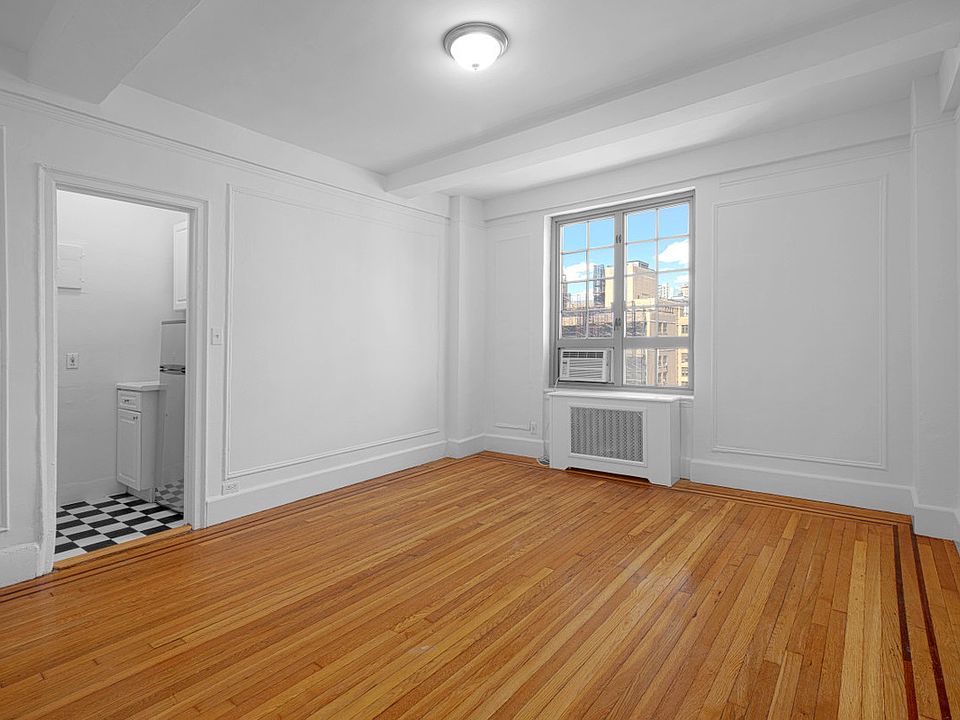1st image of 208 W 23rd St APT 1205