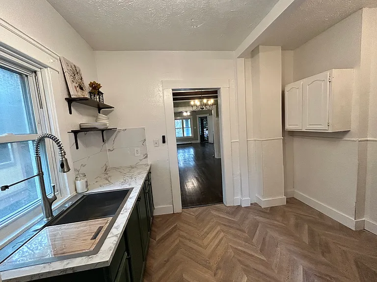 9102 Parkgate Ave — Photo 8