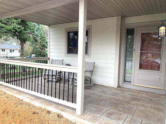 3rd image of 13027 Vernon Ave