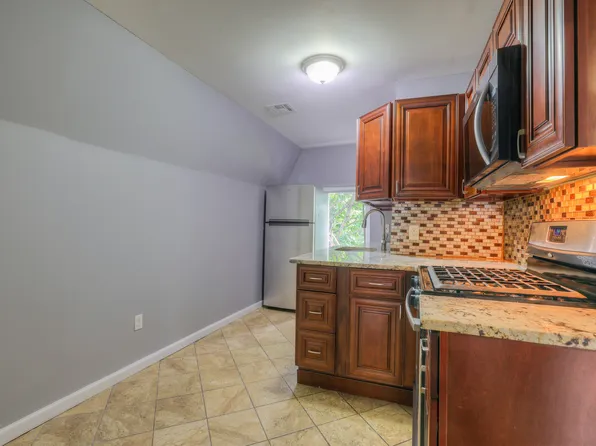 40 Park Ave Floor 3, East Orange, NJ 07017