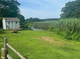 16 McElaney Dr E, Niantic, CT 06357