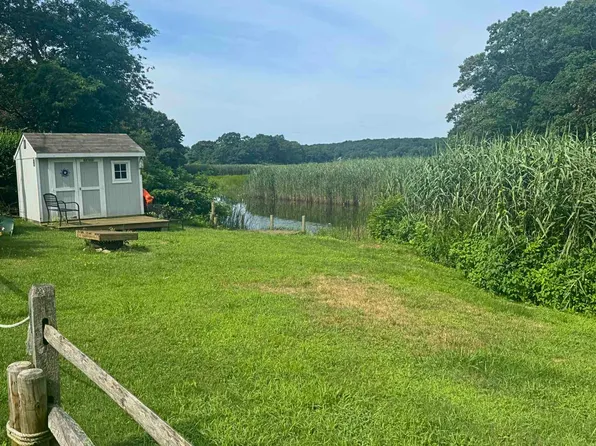 16 McElaney Drive, East Lyme, CT 06357