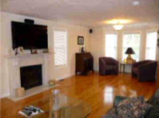 7 Lilac Ln, Worcester, MA 01607