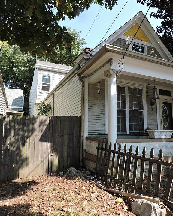 2nd image of 723 E Saint Catherine St
