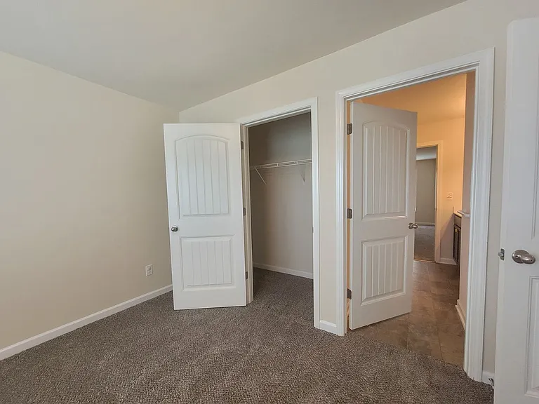 5150 Amberland Sq — Photo 15