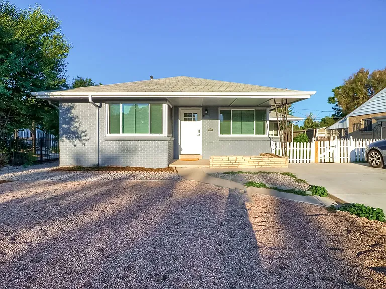 3341 N Olive St — Photo 1