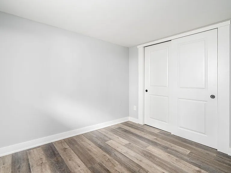 142 W 8th Ave #B — Photo 19