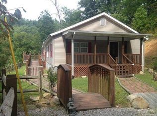 1411 Fourseam Branch Rd, Hazard, KY 41701