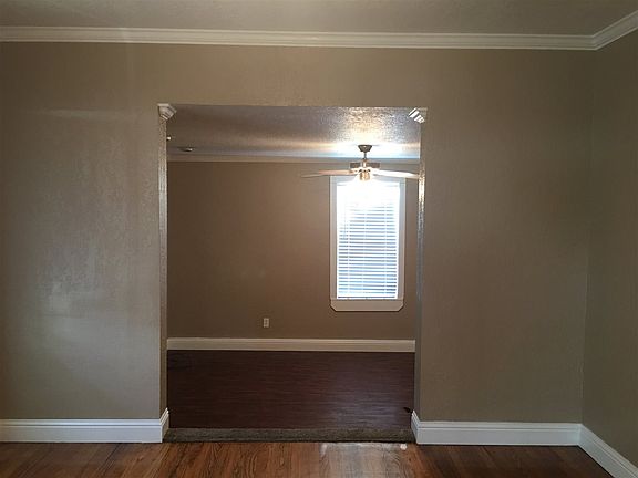 2nd image of 945 Hickory St