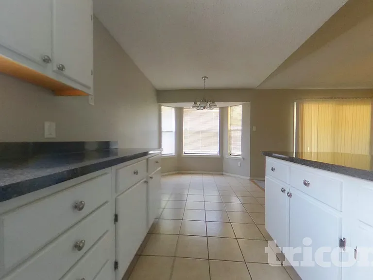 6321 Macarthur Dr — Photo 6