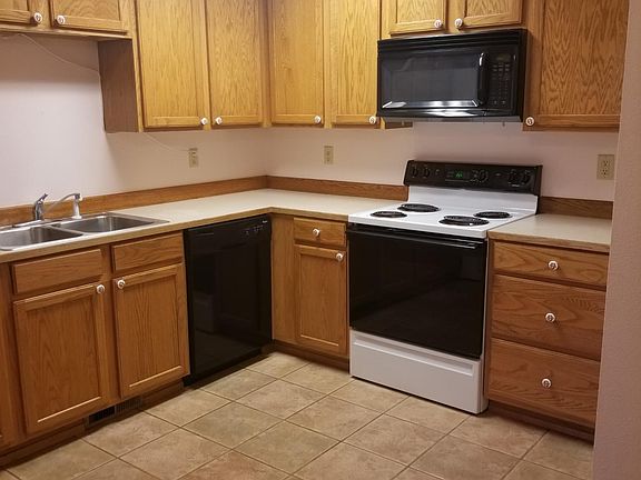 2nd image of 204 Heritage St #1