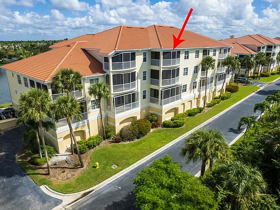 4th image of 20051 Sanibel View Cir Unit 304