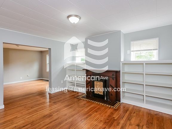 1208158_003_living_room_4.jpg