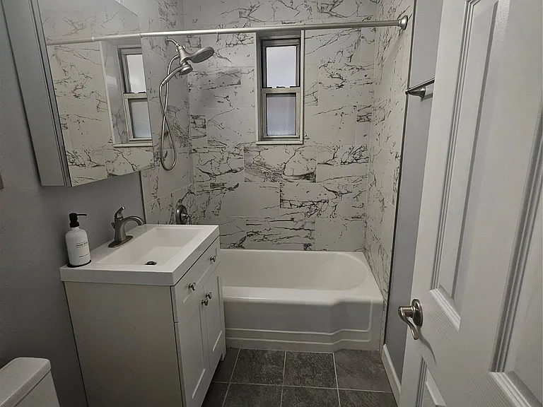 255 Bronx River Rd #4R — Photo 12