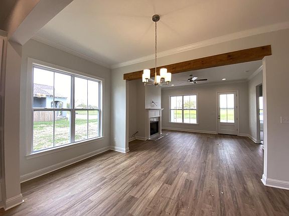 5th image of 158 Royal Oak Blvd