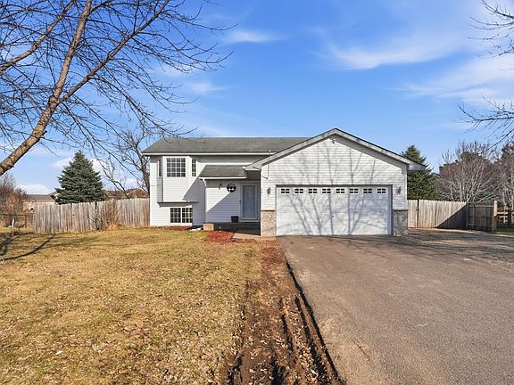 2nd image of 601 Horseshoe Ln