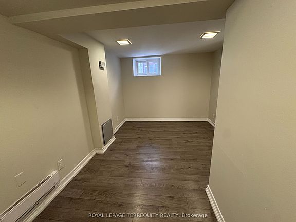 5th image of 475 Woodbine Ave #2