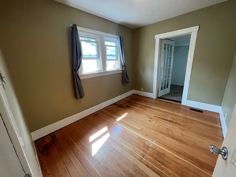 216 Alderson Ave — Photo 7