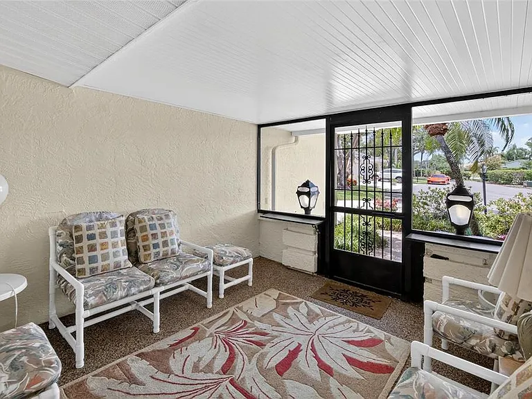 2221 Ivan Ct — Photo 4