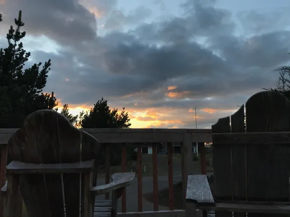 24904 J Pl, Ocean Park, WA 98640