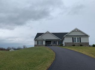 7690 Carpet Rd, New Tripoli, PA 18066