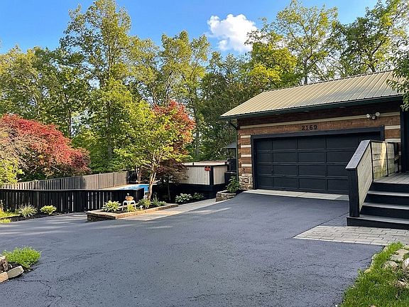 2nd image of 2169 Ranch Rd