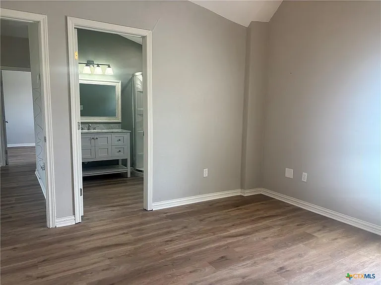 1333 Main St — Photo 10