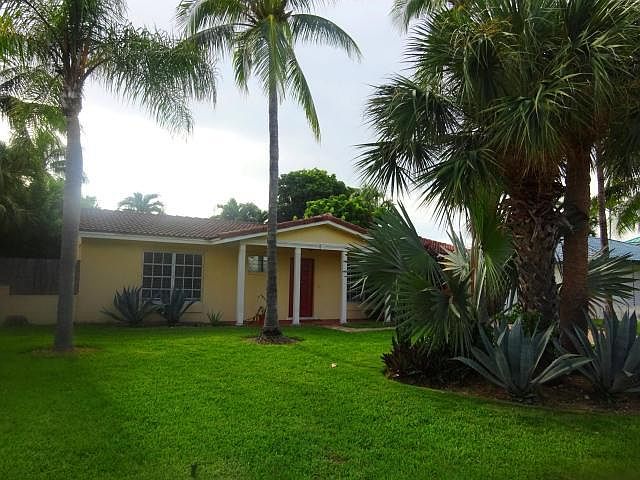 2nd image of 561 NE Wavecrest Way #561