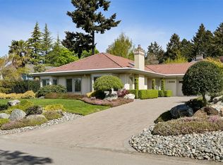 2770 Arbutus Rd, Saanich, BC V8N 5X4