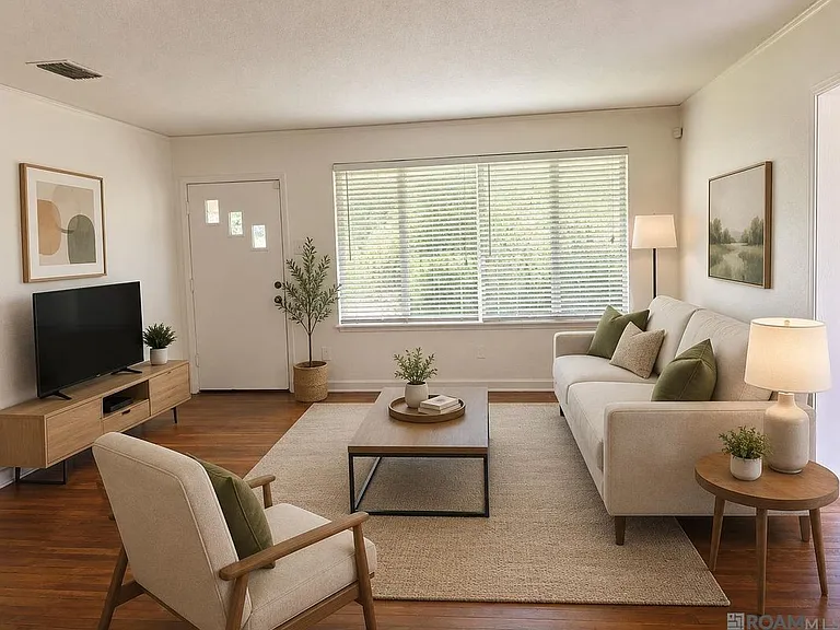 1240 Aberdeen Ave — Photo 2