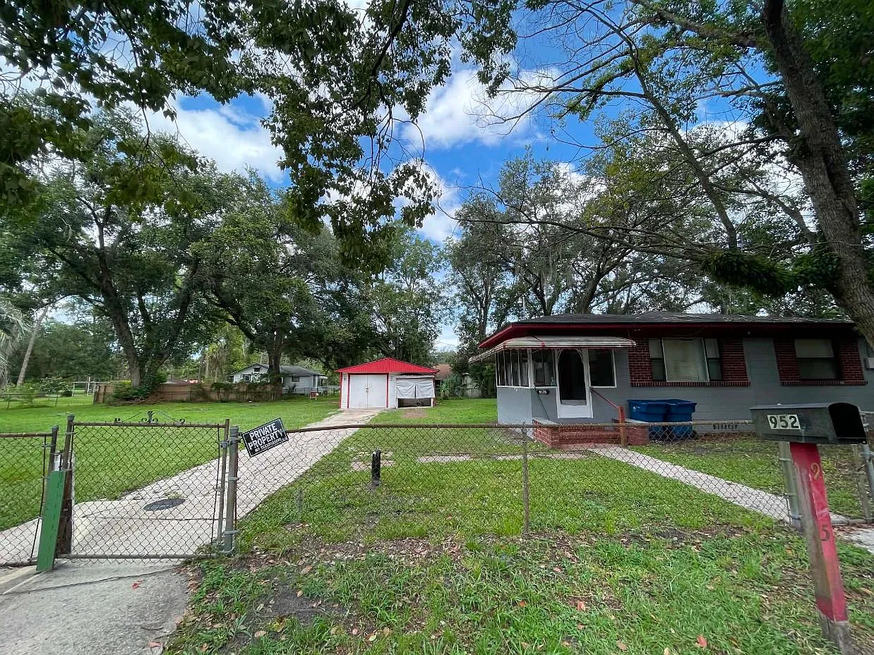 3 bed, 1132 sqft, $1,400 — Photo 1