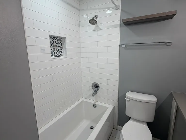 300 Crockett St #127 — Photo 3