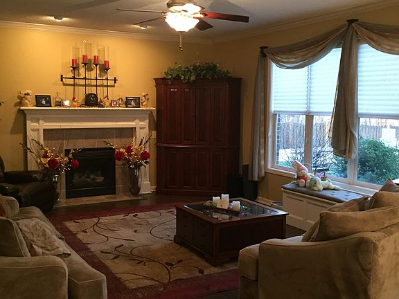 open concept famroom/kitchen