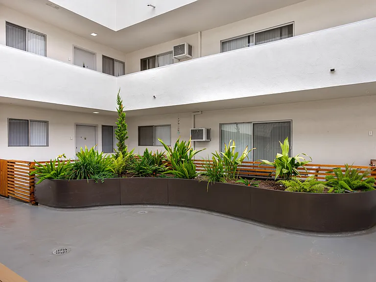 West Brent Apartments — Photo 43