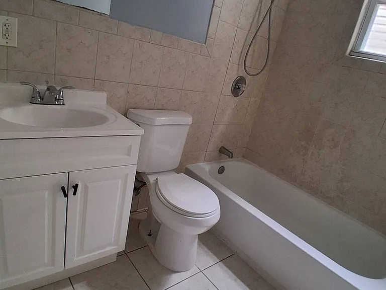 483 Avon Ave — Photo 13