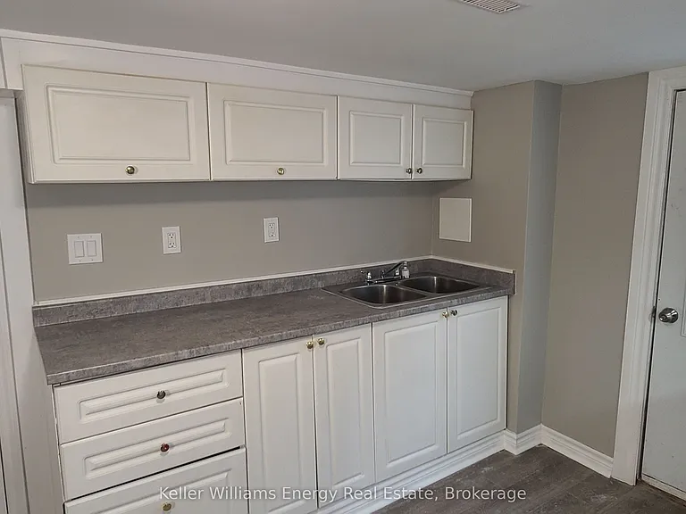 201 Celina St #BASEMENT — Photo 7