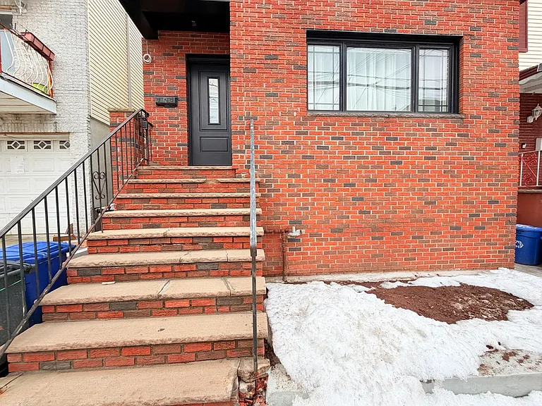 195 Hutton St #2 — Photo 15