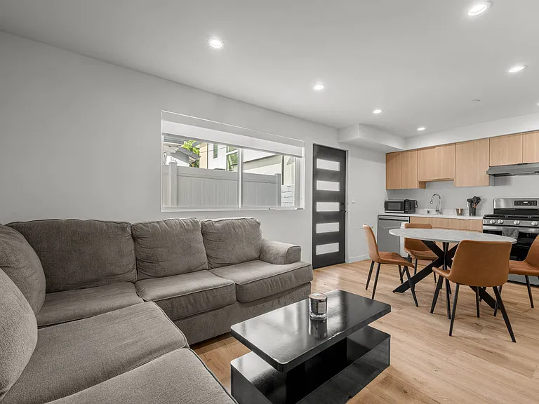 5024 Lindley Ave — Photo 17