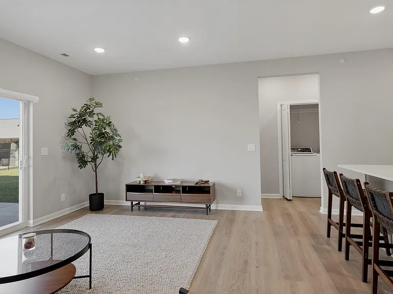 The Creek Apartments — Photo 139