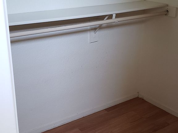 4th image of 9609 Salinger St