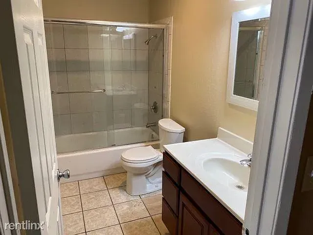 2 bed, 1.0 bath, 900 sqft, $1,795 — Photo 14