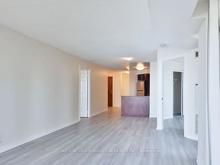 310 Burnhamthorpe Rd W #1602 — Photo 18