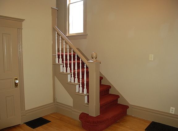 4th image of 306 W Center St